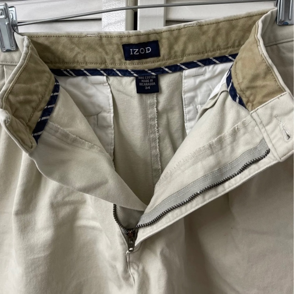 EUC Men’s Izod Shorts (Size 34) - Picture 2 of 4